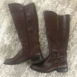 Tall riding boots